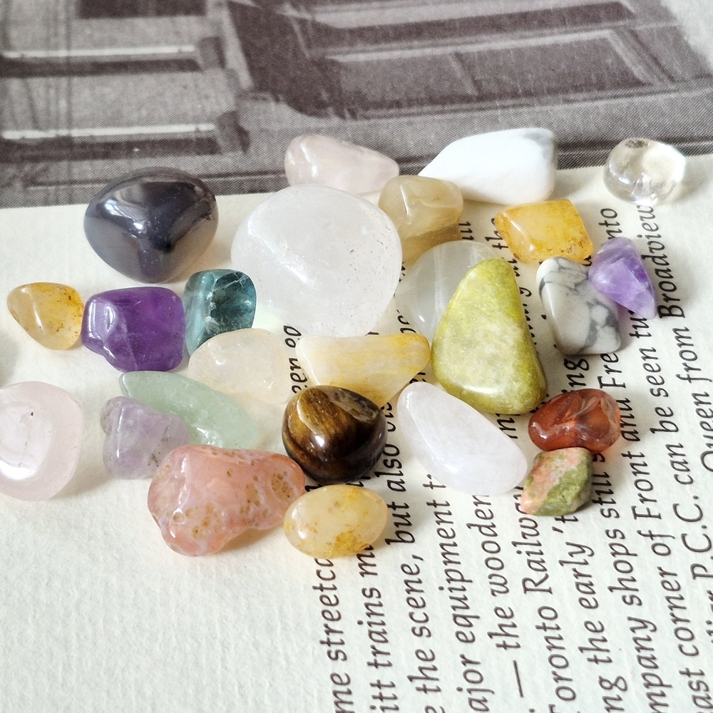 Assorted Polished Gemstones - Picture 5 of 5